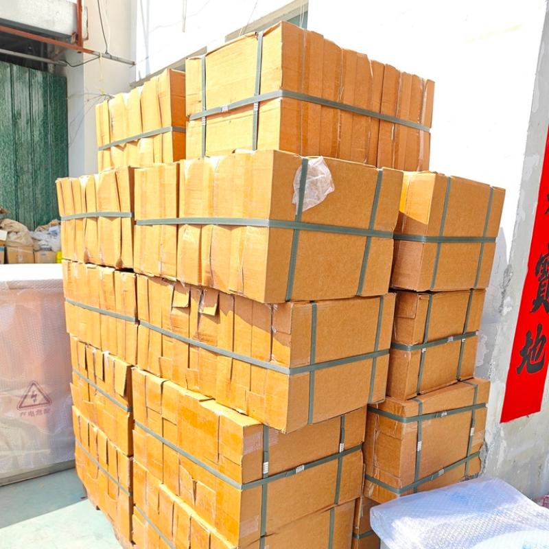 Prima batch electricitatis metrorum ordines a novis clientibus in UK feliciter missum est