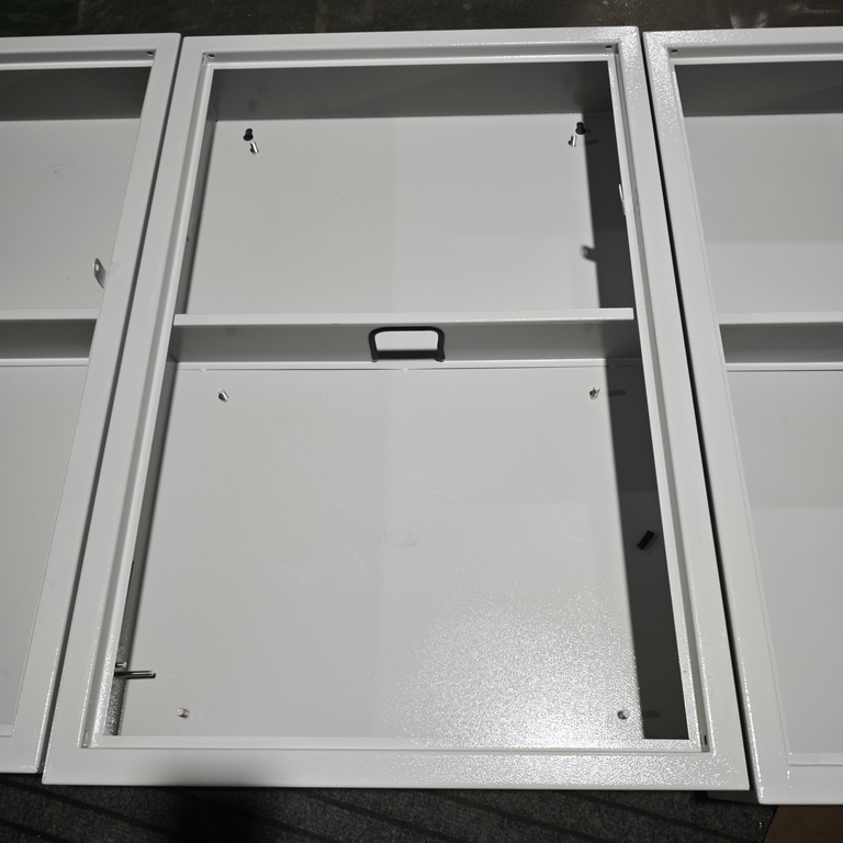 Ouyue Electric duplicem iacuit divisam metallicae distributionis cistae testam emisit: cum zonis currentibus separatis validis et debilibus et bullis praeordinatis, conventum tempus minuit ad integrum tempus.