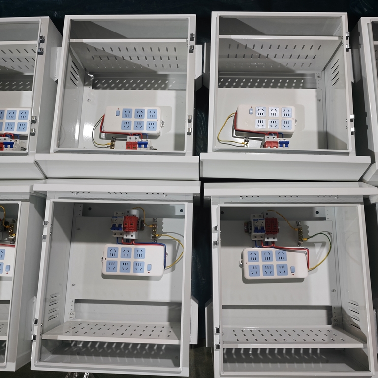 Massa productio verae photographetae de Ouyue Electrici pluviae distributionis capsulae velit: A plena processu ostentationem e testa metallica ad ecclesiam machinam perficiendam.